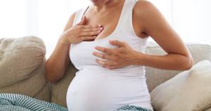 Фиброаденома молочной железы при беременности: что делать, может ли дать осложнения